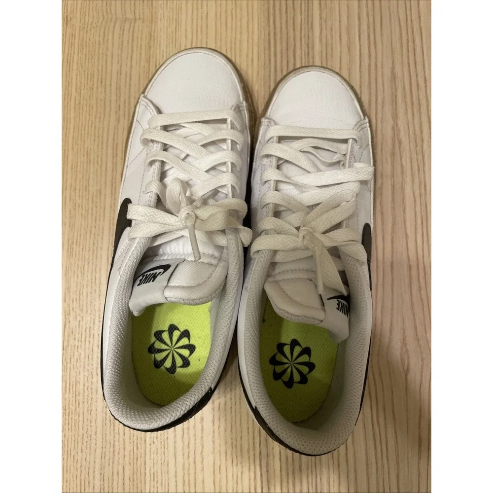 Nike Court Legacy Next Nature Women's Sneakers White Black Gum Sole Size 7.5
